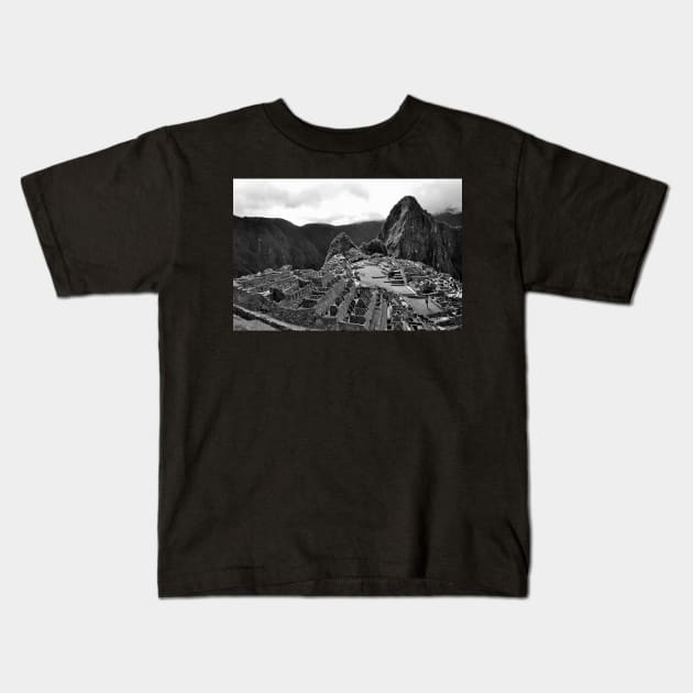 Pérou - Machu Picchu Kids T-Shirt by franck380